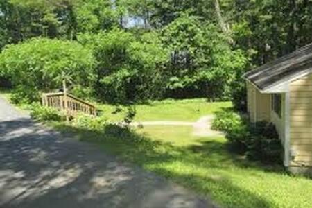 Lake George Family Vacation Home Exterior photo
