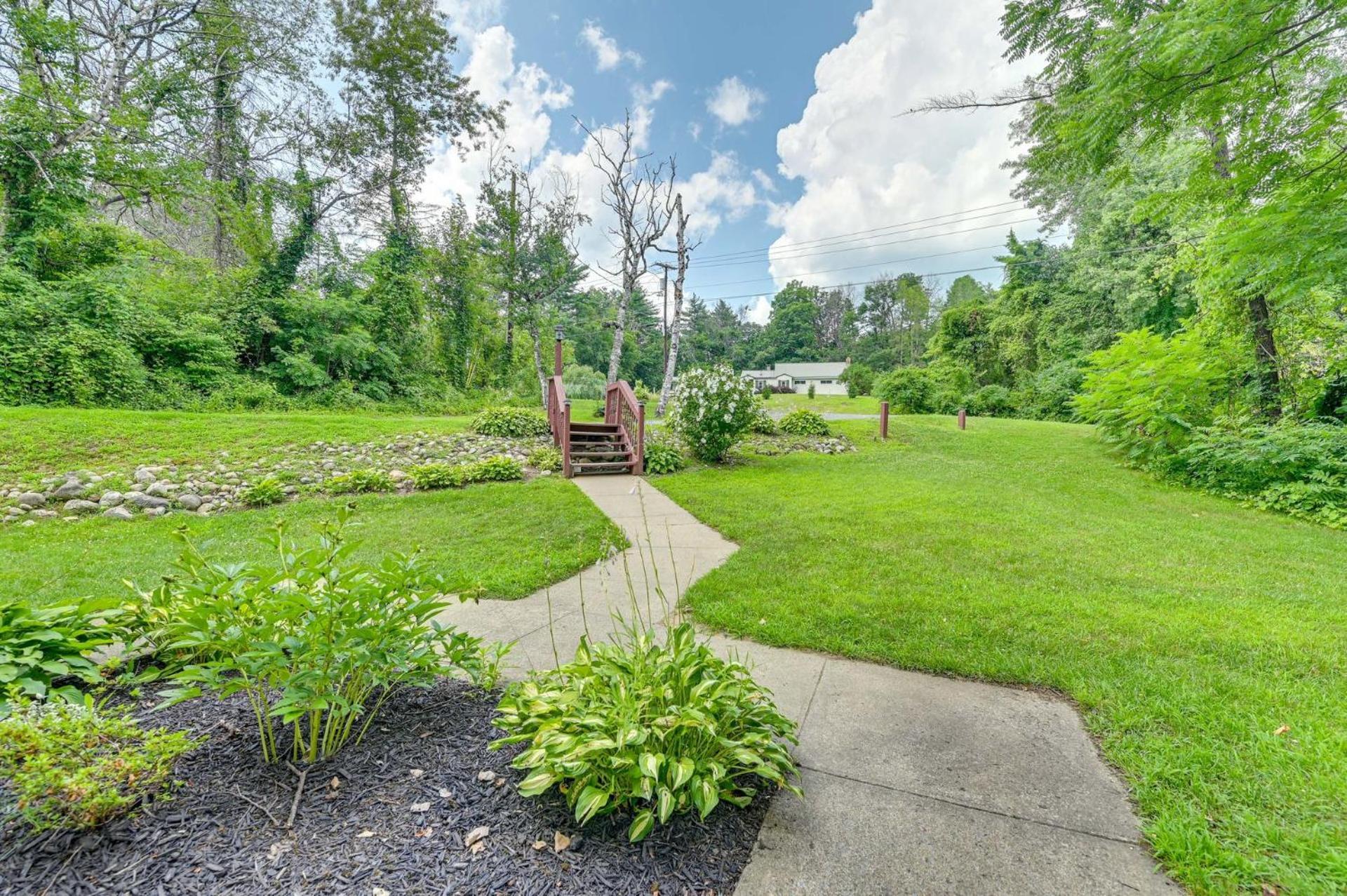 Lake George Family Vacation Home Exterior photo