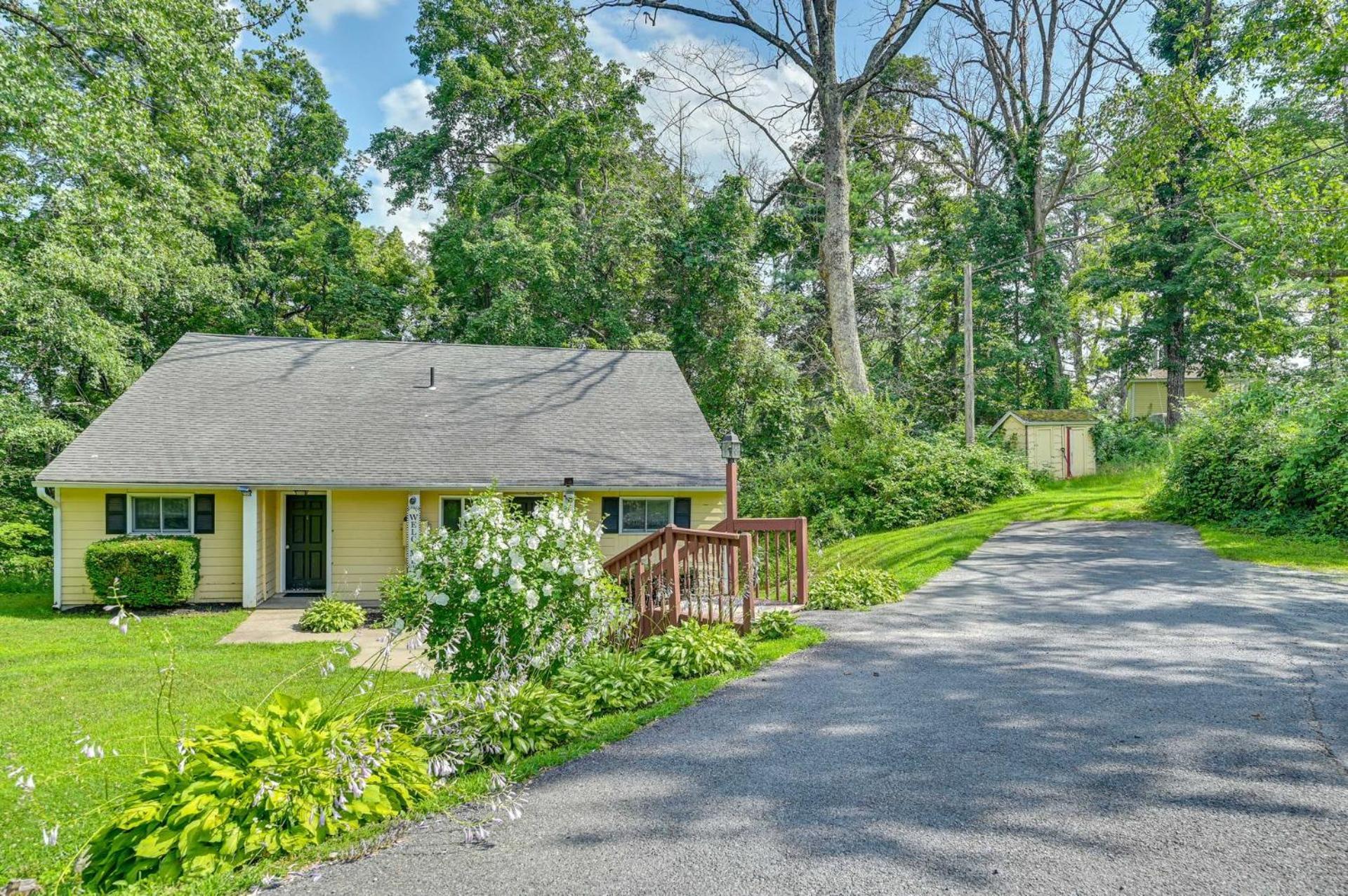 Lake George Family Vacation Home Exterior photo